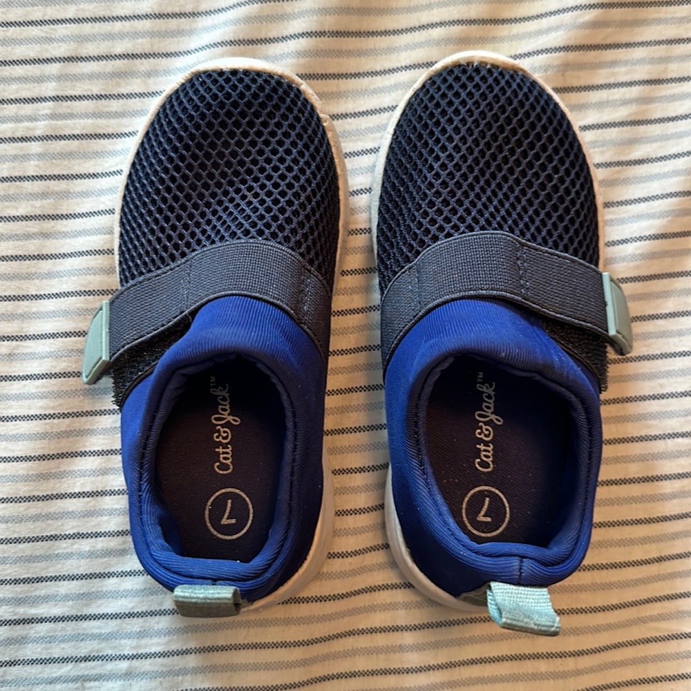 🏷️Cat & Jack Toddler Water Shoes (B1)